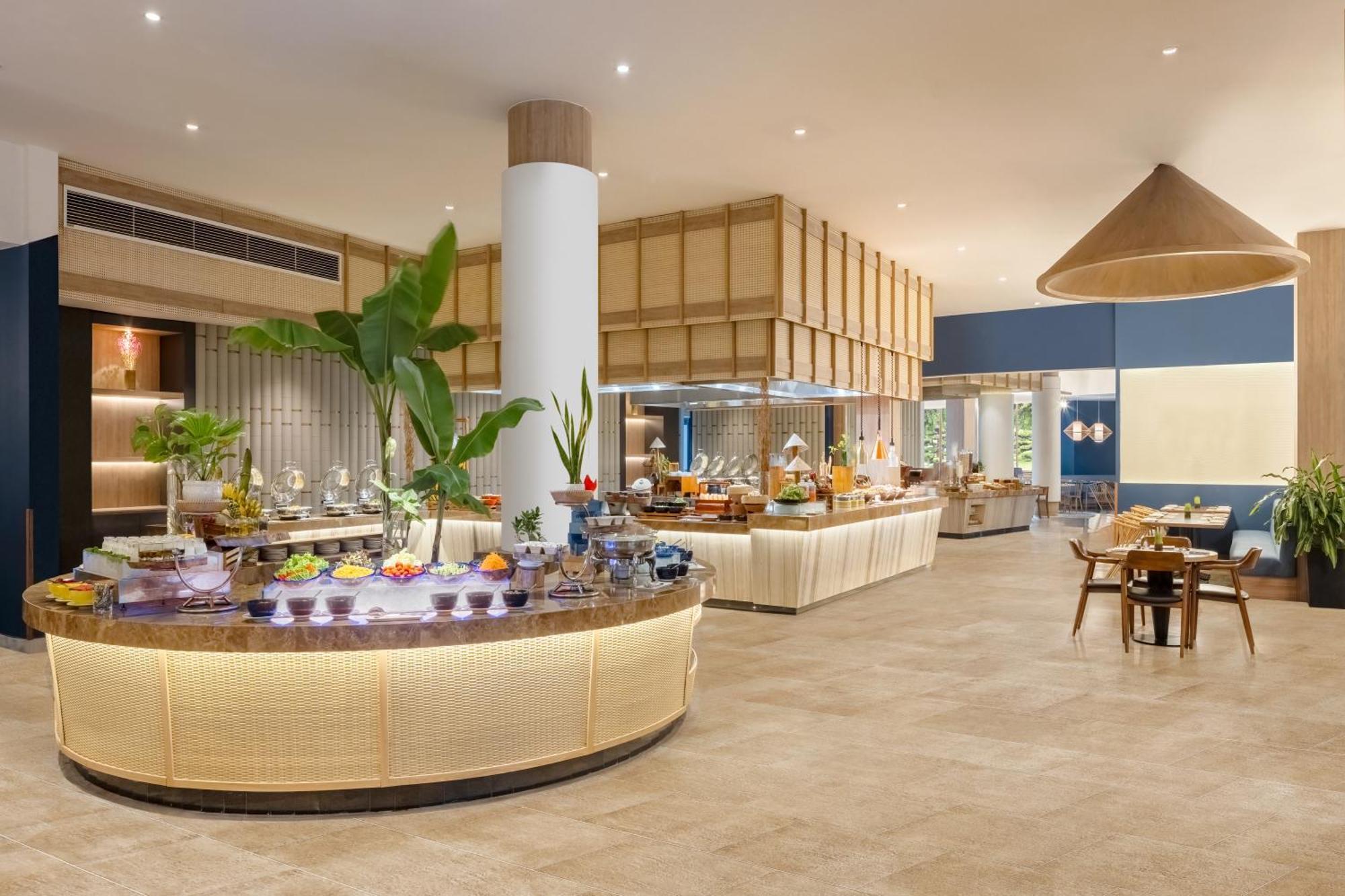 Melia Danang Beach Resort Exterior photo