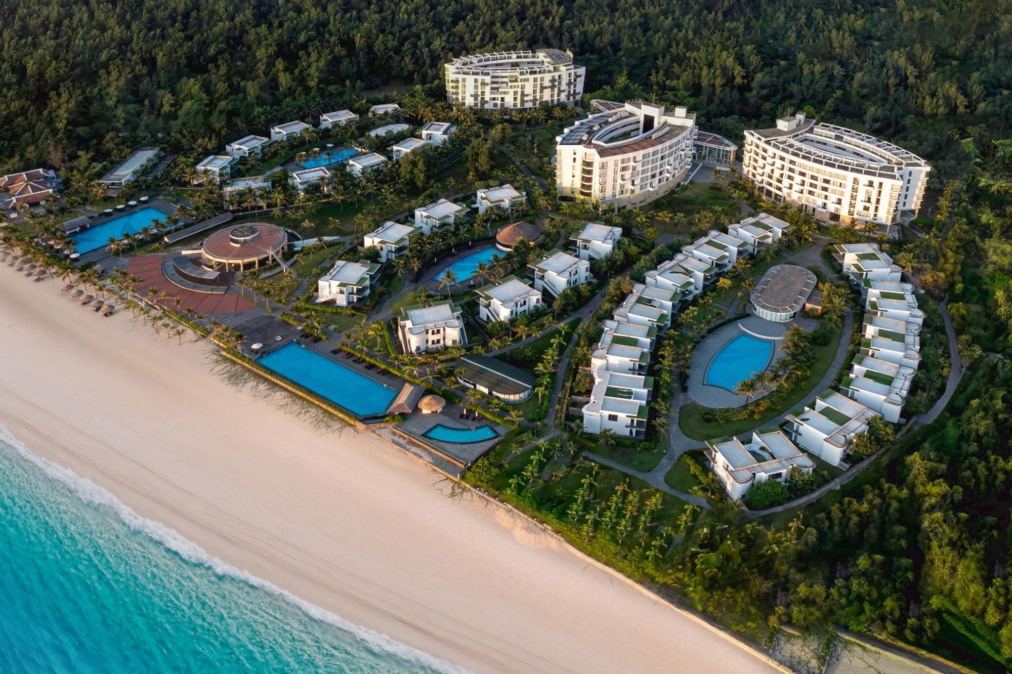 Melia Danang Beach Resort Exterior photo